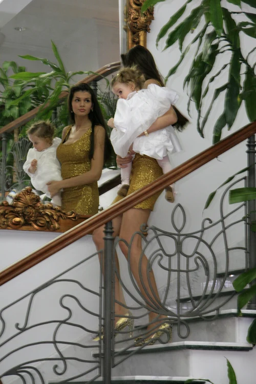 Fotografiile sunt făcute în decembrie 2007, atunci când totul era roz în familia Columbeanufoto: Click!