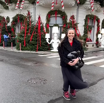 Cristina Șișcanu petrece Crăciunul acasă Sursa Instagram