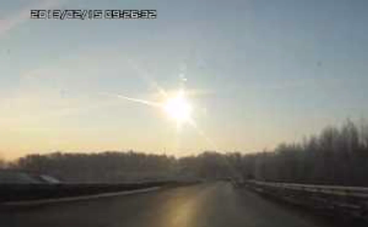 Imagini cu meteoritul care s-a prăbuşit în regiunea rusă Celiabinsk