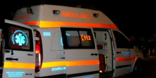 Reşiţa: A fost strivit de o maşină în timp ce dormea pe şosea
