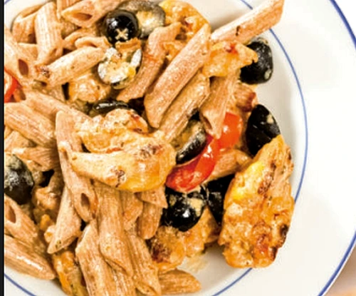 paste integrale cu piept de curcan jpg