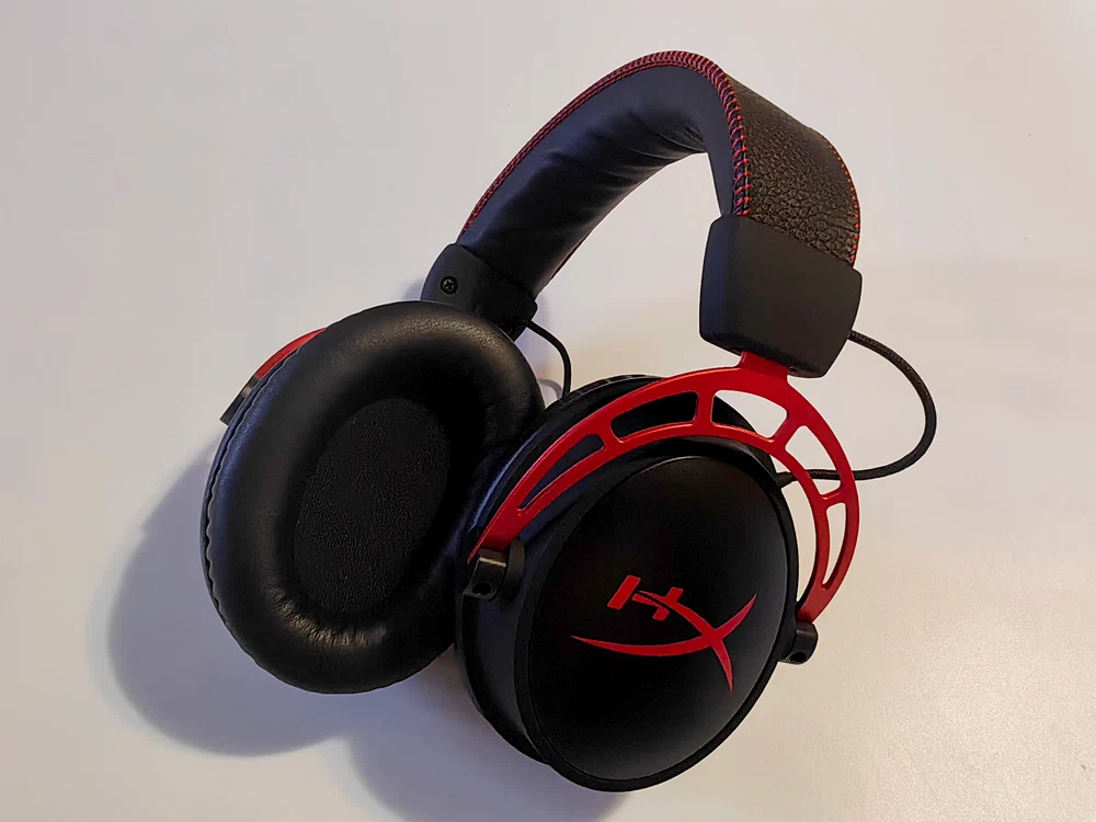 Căști wireless HyperX Cloud Alpha. FOTO Adrian Pogîngeanu