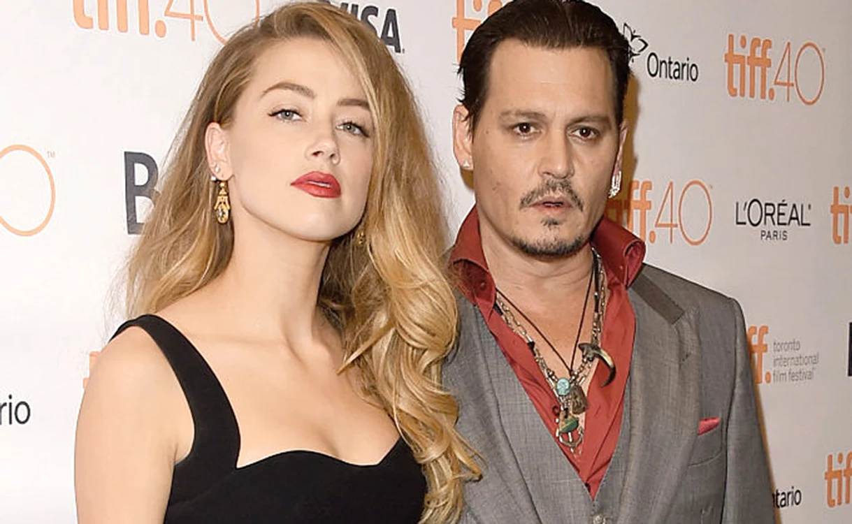 
    Starurile s-au împărţit în tabere  care îi susţin pe protagoniştii celui  mai urât divorţ de la Hollywood  