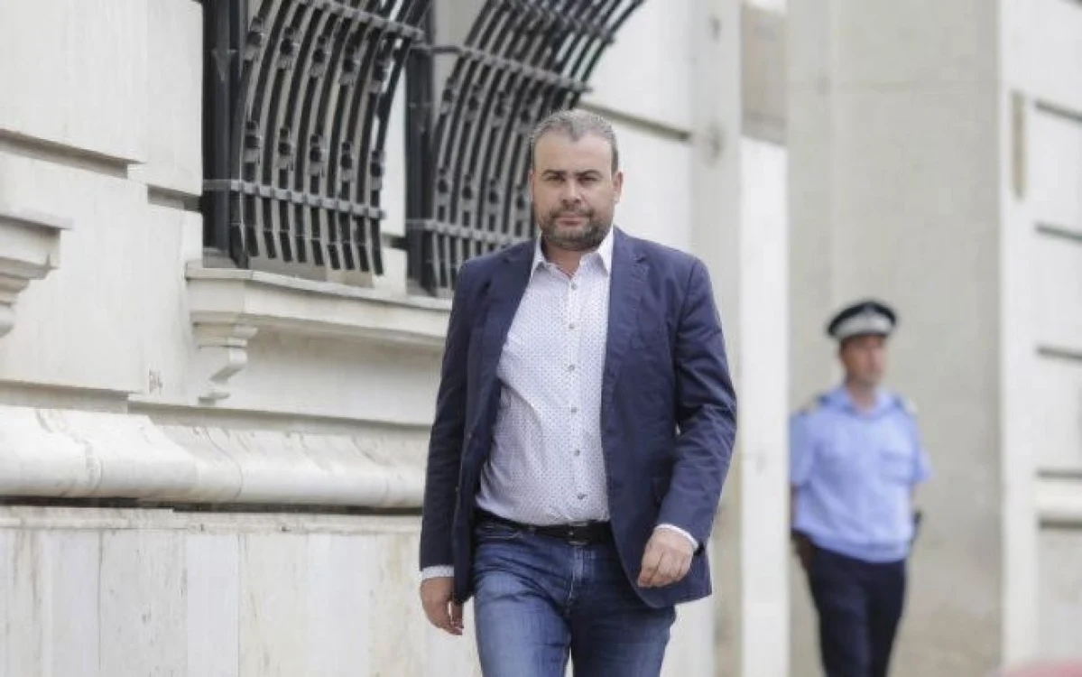 Darius Valcov, fost ministru de Finante, condamnat la 8 ani de închisoare cu executare pentru trafic de influenţă, este autorul programului de guvernare al PSD şi consilier al premierului V.V. Dăncilă