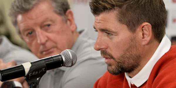 roy hodgson si steven gerrard FOTO afp