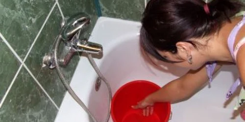 NEAMŢ: Pietrenii mai au de aşteptat câteva ore până vor avea apă