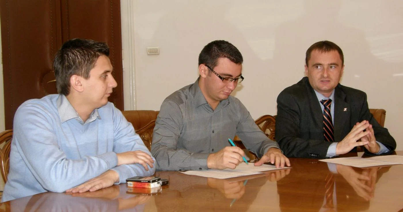 Reprezentanţii Asociaţiei Educaţio, Antoniu Martin,  Glad Varga şi Paul Albu