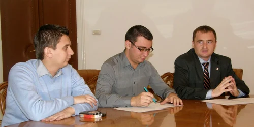 Reprezentanţii Asociaţiei Educaţio, Antoniu Martin,  Glad Varga şi Paul Albu