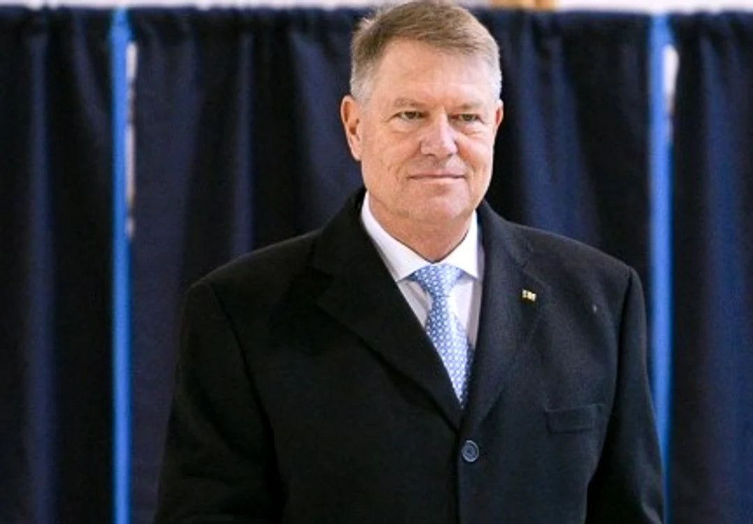 
    Klaus Iohannis a rămas la fel de chipeș și... serios  