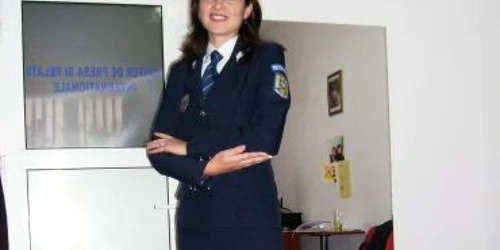 Bistriţa :  Claudia Creţa se ocupă de  imaginea unei lumi dominate de bărbaţi (PORTRET)