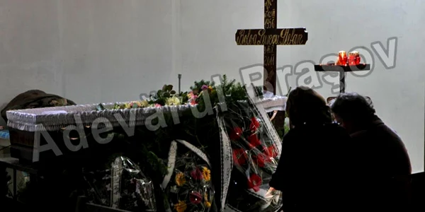 Familia lui Ştefan Balog a stat zi şi noapte la căpătâiul bărbatului Foto. Bogdan Crăciun