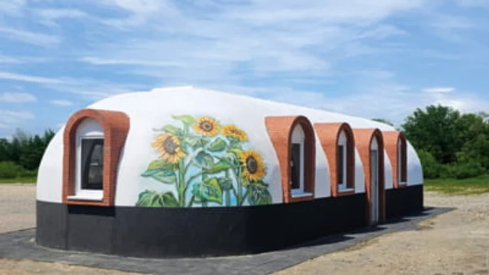 Brașoveanul Adrian Trăsnea a inventat casa cu cheltuieli minime. FOTO: businessmagazin