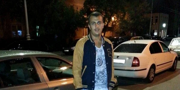 alex baiatul gosait mot in baie FOTO facebook