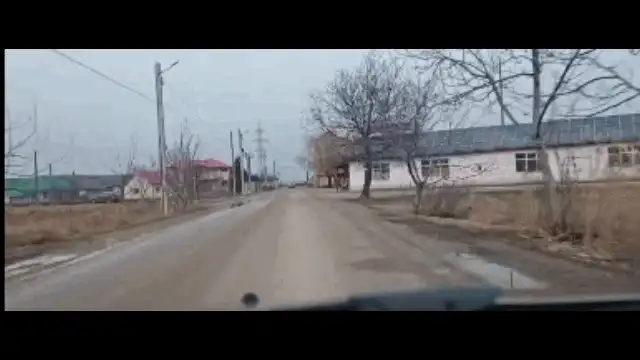 Un drum județean neamenajat blochează deschiderea celui mai nou tronson din Autostrada Moldovei. Legătura cu E85 ar fi un pericol real