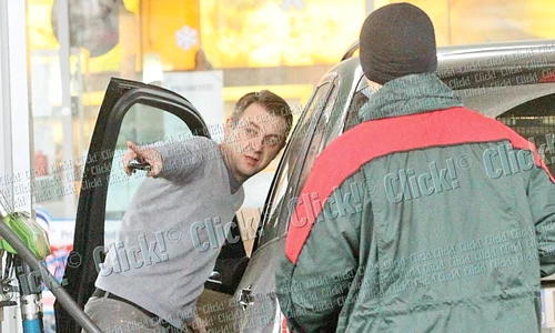 Tot şoferul a fost cel care s a  ocupat de alimentarea maşinii  şi de plata la benzinărie jpeg