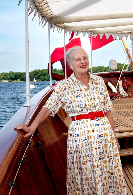 Regina Margrethe a II a a Danemarcei, cel mai longeviv monarh danez   Keld Navntoft, Casa Regala (1) jpg