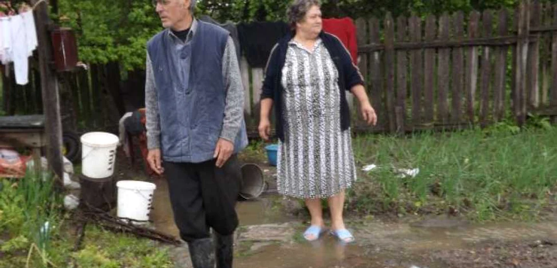 ploaie torentiala la tamna-mehedinti FOTO Corina Macavei