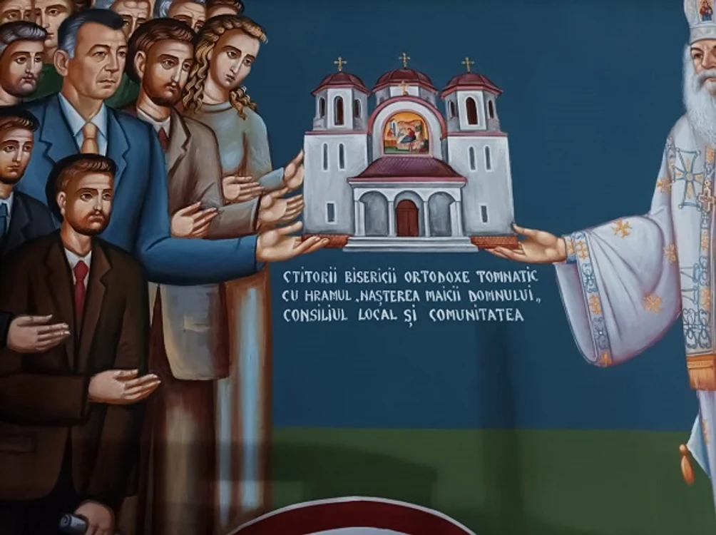 Pictura de la biserica din Tomnatic, înainte ca primarul să fie șters  FOTO Renașterea Bănățeană