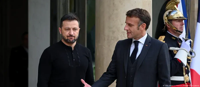 Volodimir Zelensky şi Emmanuel Macron la summitul de criză de la Paris