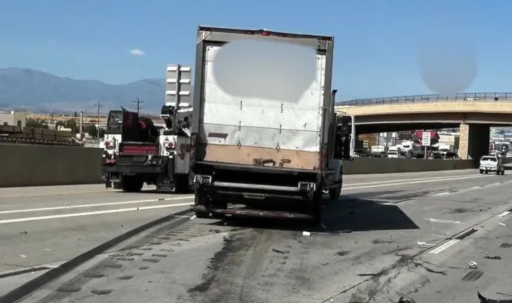 Coșmarul trăit de două fete care au rămas captive într-un camion frigorific, după ce fratele lor a făcut un accident pe o autostradă din SUA 