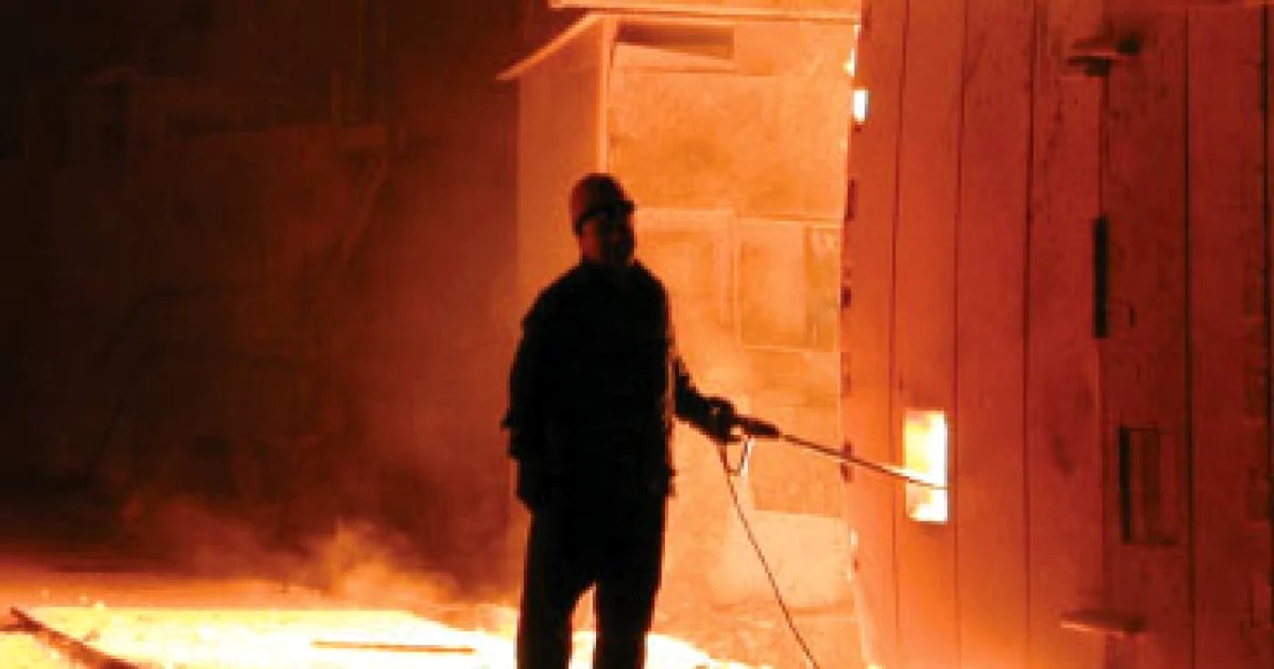 Producţia industrială a scăzut cu 4%, cel mai mic declin din ultimele 11 luni
