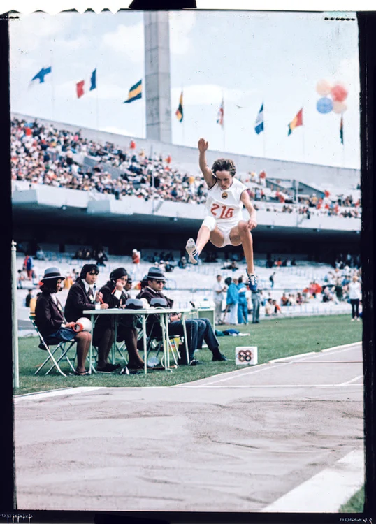 Viorica Viscopoleanu şi o săritură care va intra în istorie – la Ciudad de Mexico,  sportiva din România a doborât recordul mondial şi a câştigat aurul olimpic