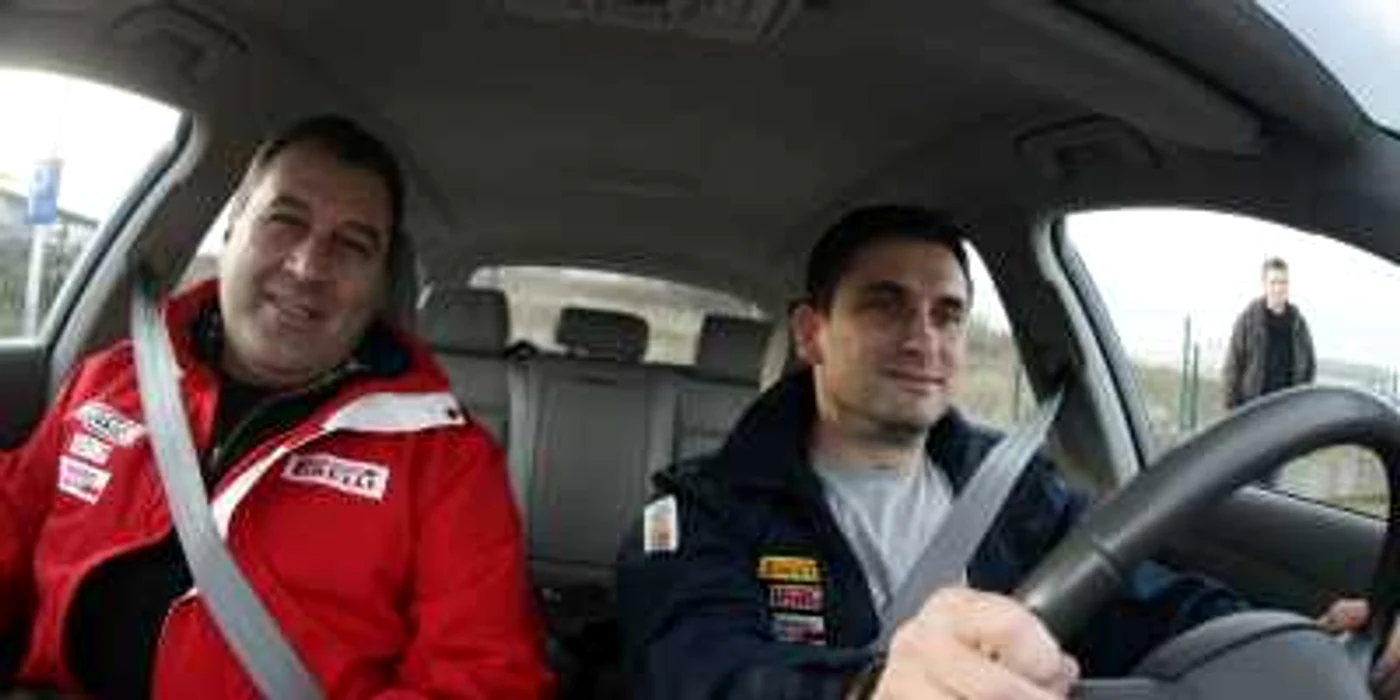 Piloţii de raliu Marco Tempestini şi Bogdan Marişca au testat primul tronson de autostradă
