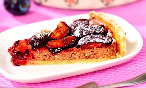 tarta cu prune si gris jpeg