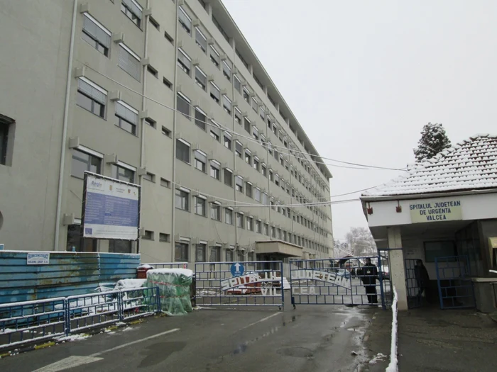 Cei doi medici care s-au batut sunt angajati ai celei mai mari unitati medicale din Valcea. Foto Adevarul