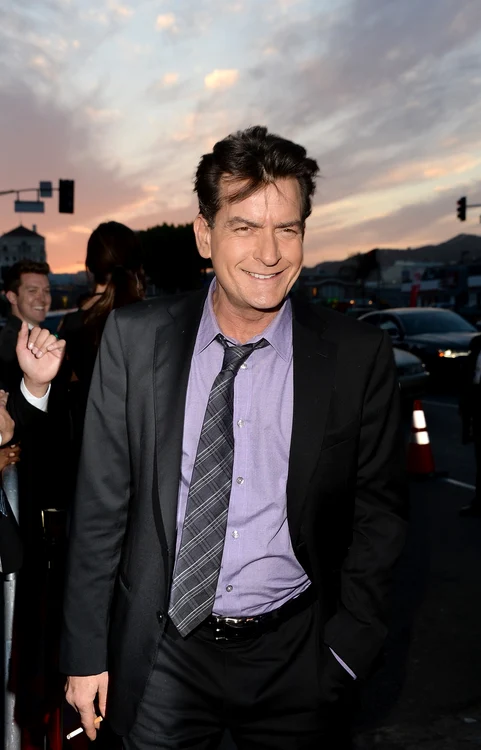 Charlie Sheen spune că nu ştie de unde a luat virusul,
deşi pretinde că s-a culcat cu 5.000 de femei FOTO GettyImages/Gulliver