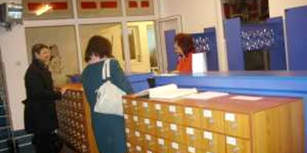 Tinerii băcăuani pot studia în spaţiul modern al bibliotecii din campusul universitar