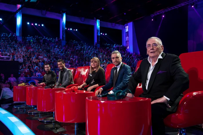 Juriul Eurovision România 2016 a fost alcătuit din Randi, Cezar Ouatu, Alexandra Cepraga, Zoli Toth și Horia Moculescu (de la stânga la dreapta)