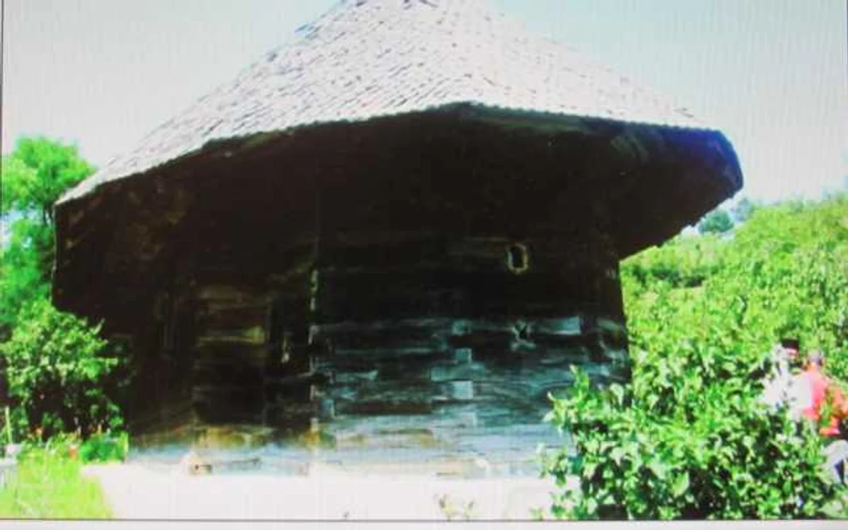 Biserica Sf. Nicolae, sat Cetăţuia, comuna Puieşti(1726) FOTO Doina Rotaru