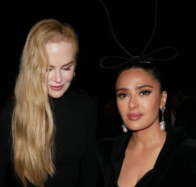 Moment viral la Săptămâna Modei de la Paris. Cum au fost surprinse Nicole Kidman și Salma Hayek