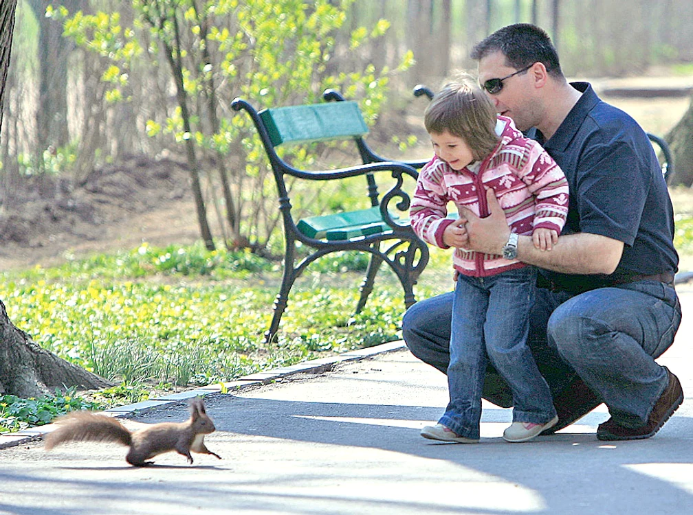 
    În acest sfârşit  de săptămână,  nu rataţi o plimbare  în natură  