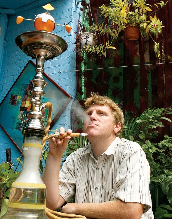 
    Medicii avertizează potențialii consumatori că narghileaua aceasta nu înlocuiește mâncareafoto: Click!  