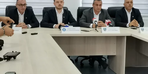 ministrul sanatatii alexandru rogobete, presedinte cj olt marius oprescu, manager spittal schitu liviu voiculescu, prefect olt cosmin floreanu foto alina mitran jpg