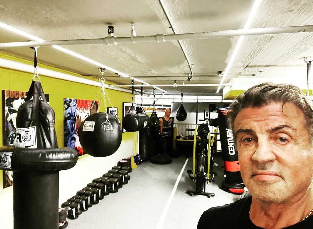 Sylvester Stallone și-a amenajat sală de forță în subsolul vilei din Palm Beach unde s-a mutat recentfoto: Instagram