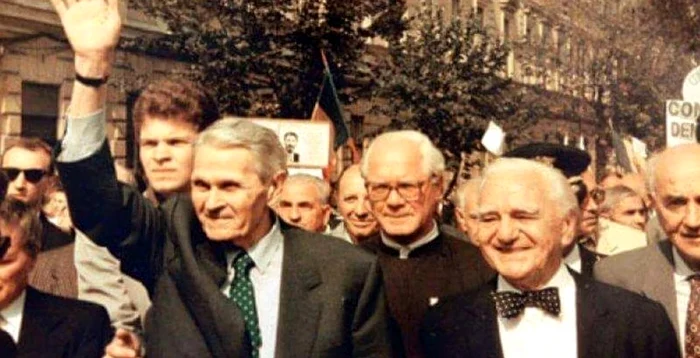 Miting la Cluj 1992 Arhivă Fundaţia Corneliu Coposu
