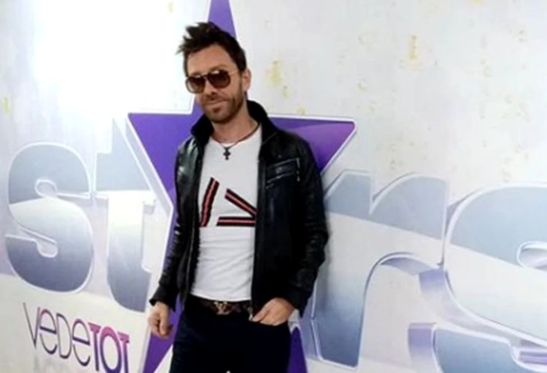 
    Falsul medic italian Matteo Politi s-a făcut cântărețFoto: Antena Stars  
