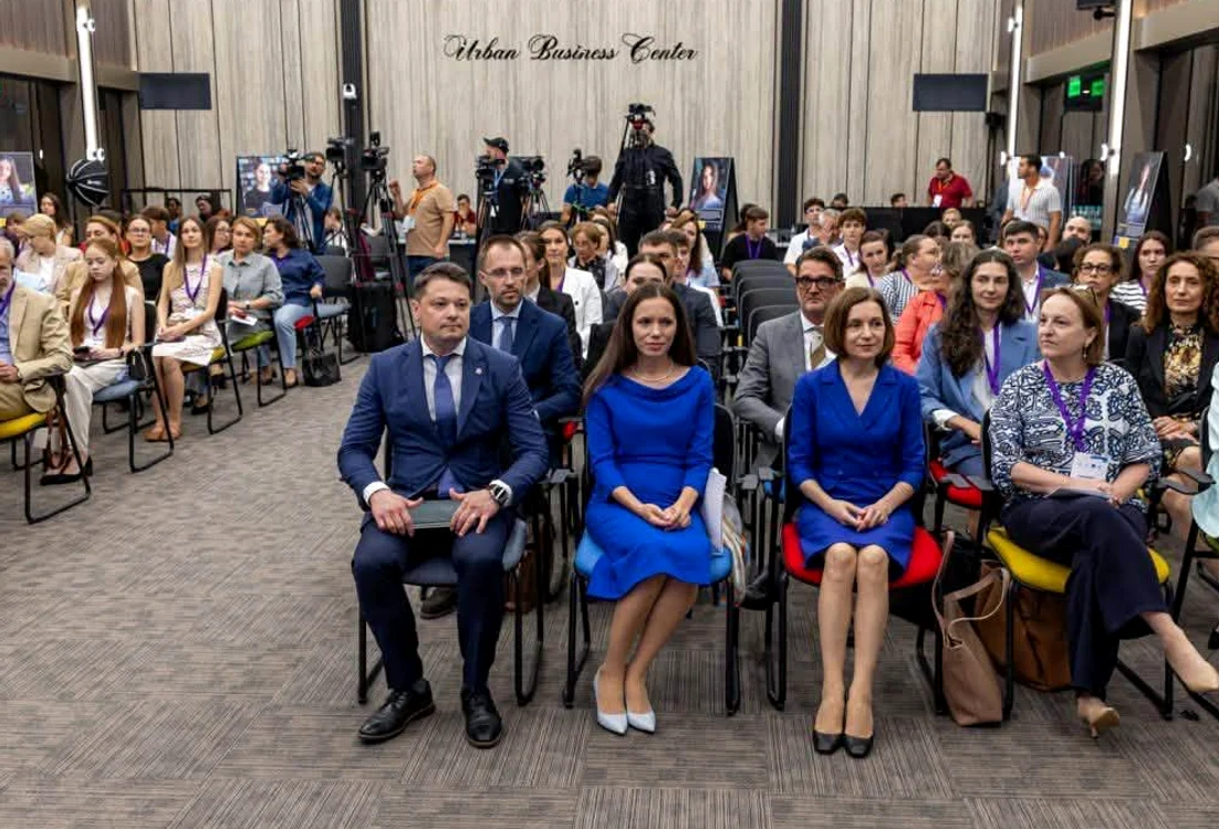 Mirabela Grădinaru a participat joi la o conferință la Chișinău.
