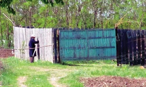 Localnicii spun că aici locuiesc  doi călugări şi două măicuţe jpeg