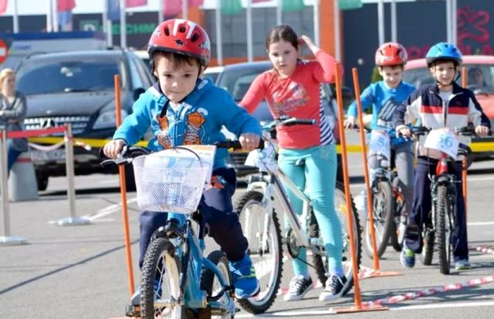 Juniorii pedalează FOTO Organizatorii concursului