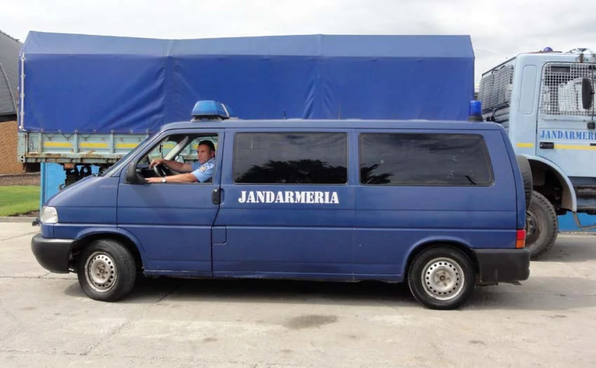 Jandarmii vor asigura liniştea şi ordinea publică  (FOTO: Mugurel Manea)