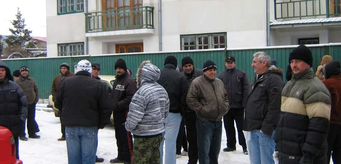 Muncitorii necalificaţi vor avea locul de muncă asigurat pană la sfarşitul acestui an