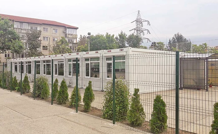 Aşa arată containerele Şcolii 30 din Timişoara