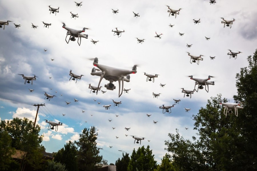 Soluție inovatoare pentru a sparge apărarea Rusiei. „Imaginați-vă 40.000 de drone care atacă simultan“