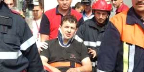 Satu Mare: Un muncitor a scăpat ca prin minune de sub un lift care a căzut în gol
