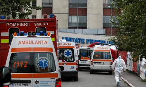 Coada de ambulante la spitalul Universitar de Urgenta Bucuresti FOTO Inquam Photos / Octav Ganea