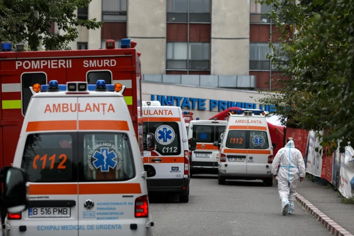 Coadă de ambulanţe la spitalele din România Inquam Photos / Octav Ganea